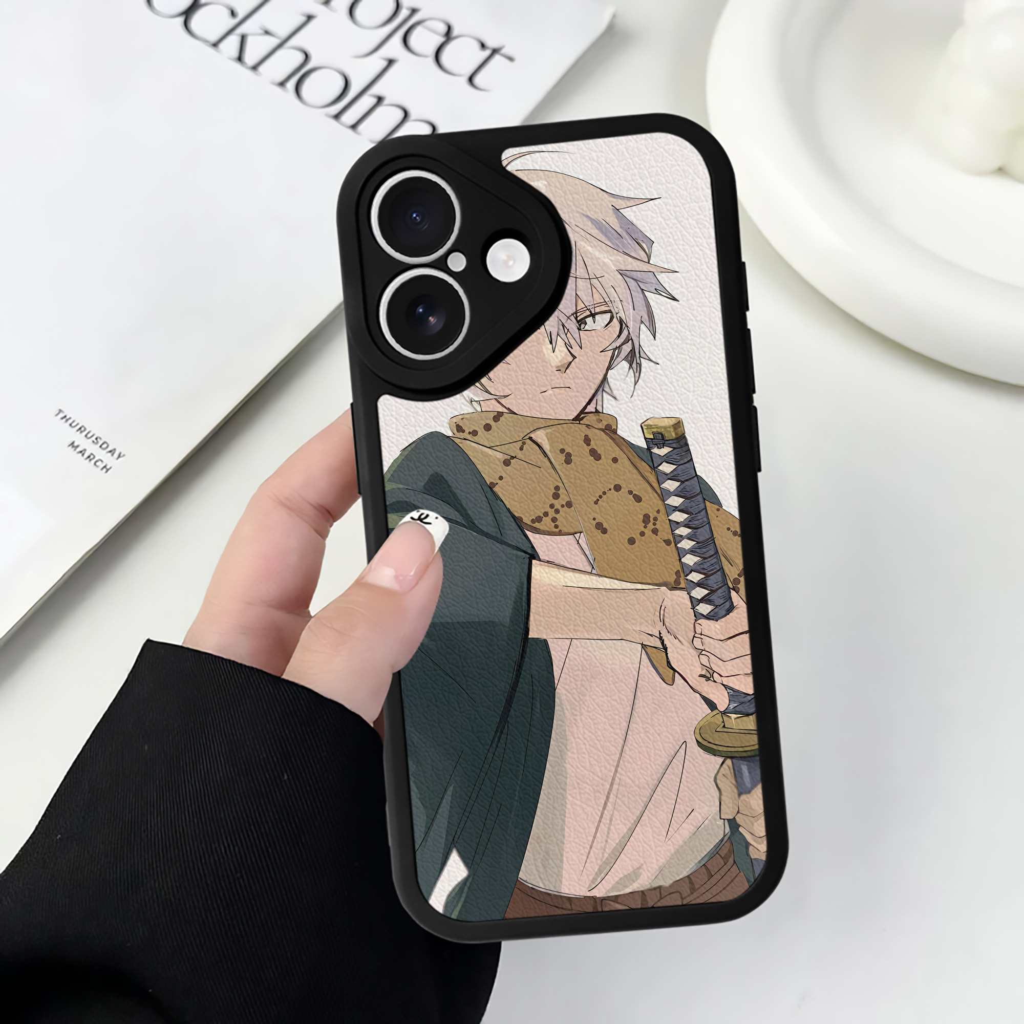 （画像用） 文豪ストレイドッグス Bungo Stray Dogs 【iPhone 16シリーズ対応】シリコンスマホケース（レザー調） 材質：シリコン
